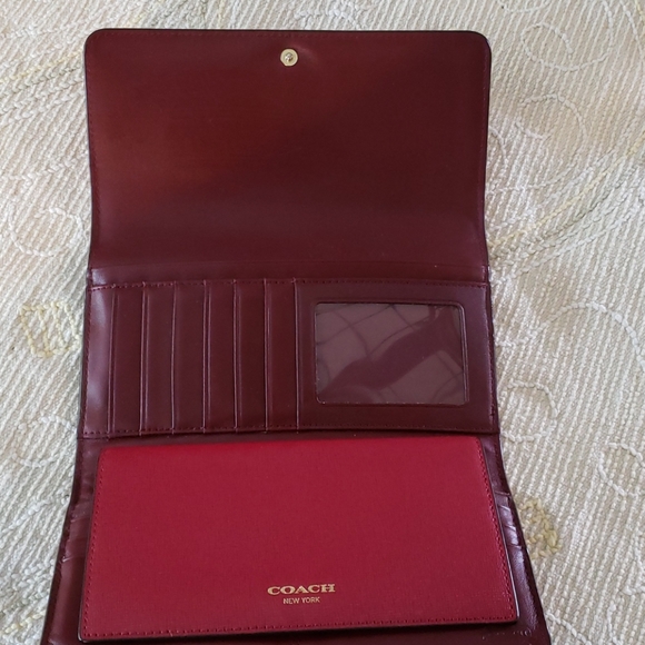 Wallet - Picture 2 of 5